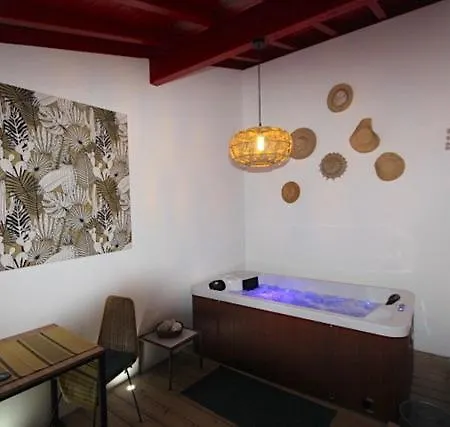 La Loge Des Golfs Bed & Breakfast