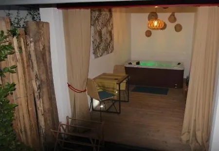 La Loge Des Golfs Bed & Breakfast *